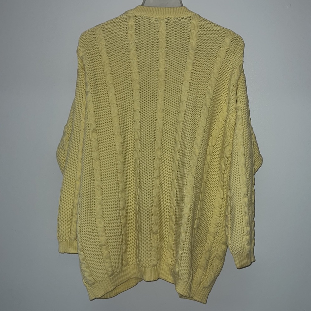 Cardigan 🧥💛 - Picture 5 of 8